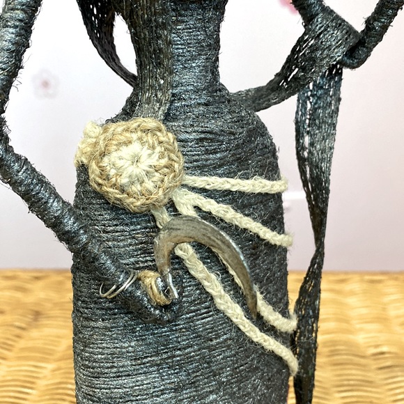 Handcrafted Indian Women Made of Plastic Bottle & Newspaper w/ Baskets & Chopper - Picture 4 of 13